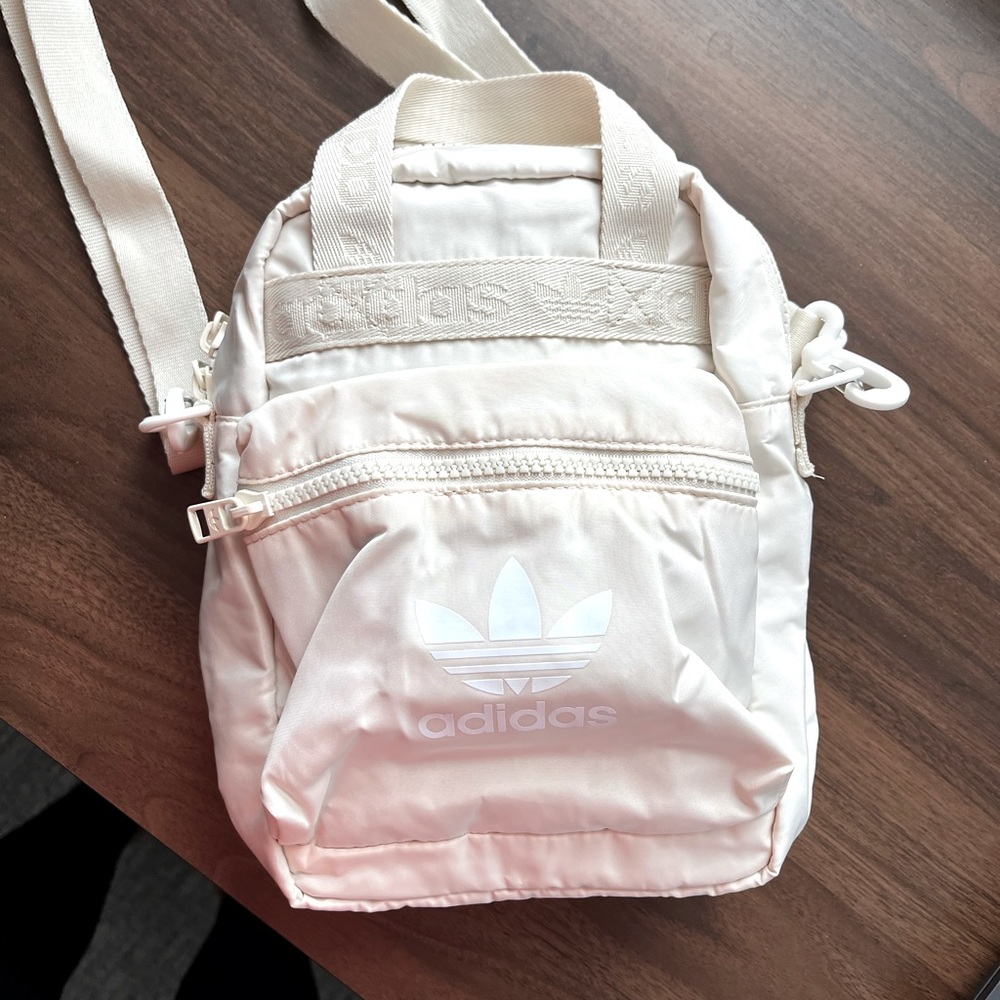 Adidas small sporty crossbody